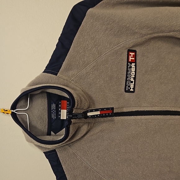Tommy Hilfiger zip-up sweater - Picture 3 of 9